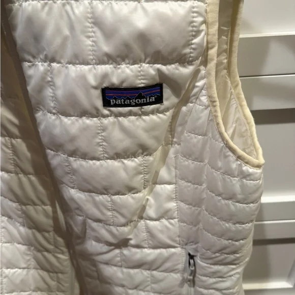 Patagonia White Quilted Vest - Picture 6 of 6